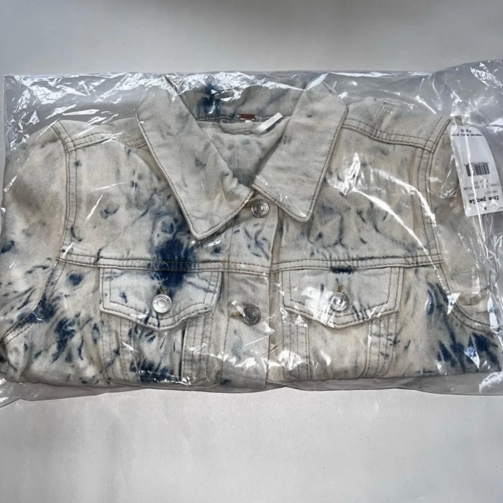 FREE PEOPLE Rumors Tie Dye Unique Semi-cropped Denim Jacket NWT XS - Picture 9 of 12